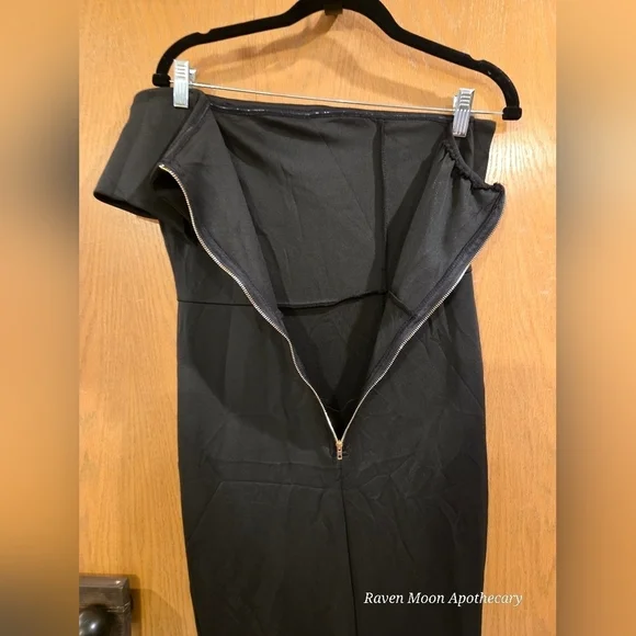 Elegant Black Women's Dress - Picture 4 of 12